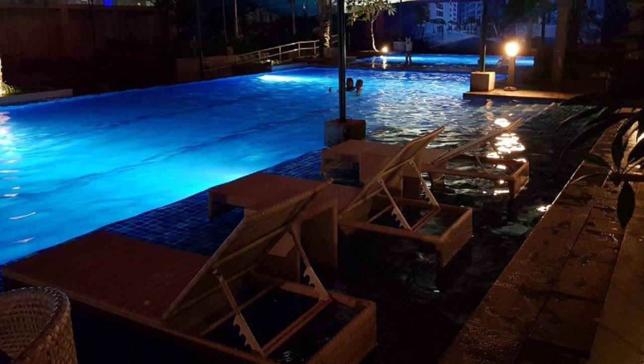Horizon 101 A4 Near Robinson Mall Free Pool Wifi Cebu Esterno foto