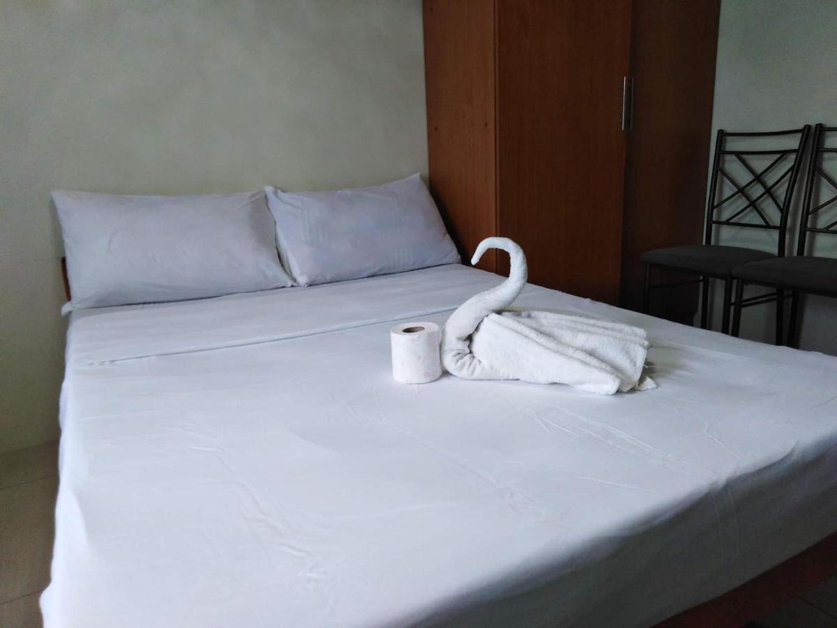 Horizon 101 A4 Near Robinson Mall Free Pool Wifi Cebu Esterno foto