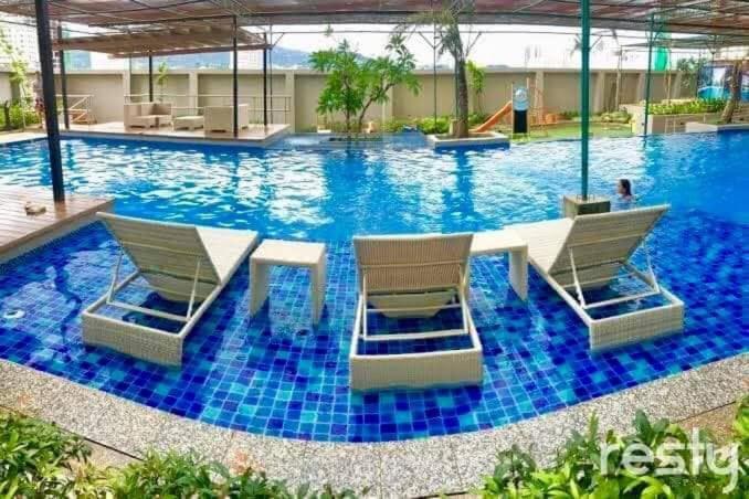 Horizon 101 A4 Near Robinson Mall Free Pool Wifi Cebu Esterno foto