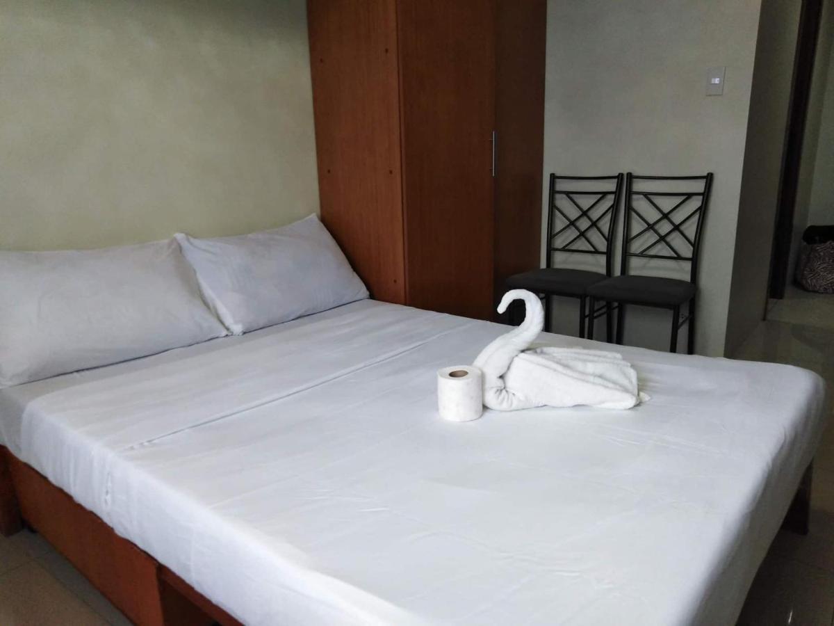 Horizon 101 A4 Near Robinson Mall Free Pool Wifi Cebu Esterno foto